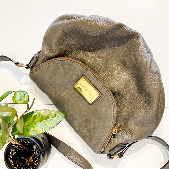 Marc Jacobs Handbags - MARC JACOBS Gray Crossbody Leather Handbag